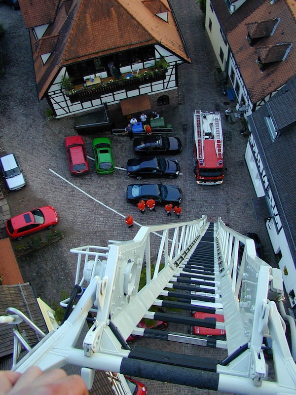 Bild "News:Drehleiter_in_Feste.jpg"